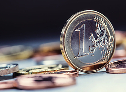 zdjęcie przedstawiające monety - euro