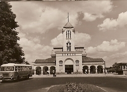 stara fotografia zabytkowego dworca w Otwocku