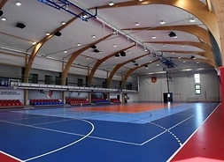 Wnętrze hali sportowej