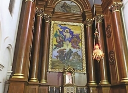 ołtarz główny kościoła