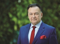 Marszałek Adam Struzik - zdjęcie profilowe urzędnika w garniturze.