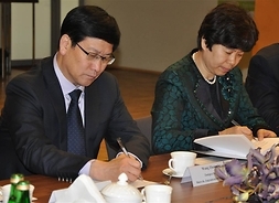 wicegubernator Qin Boyong notuje orpornowane mrzez Mazowsze obszary współpracy