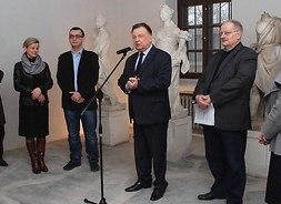 Uroczyste przekazanie rzeźb, z udziałem marszałka Adama Struzika, odbyło się 26 lutego w ramach nowego cyklu Odzyskane dziedzictwo
