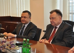 Z gośćmi z Kazachstanu spotkali się marszałek Adam Struzik i zastępca dyrektora Kancelarii Marszałka Rafał Zięba