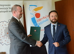 Porozumienie podpisali członek zarząd Wiesław Raboszuk oraz wiceprezydent m.st. Warszawy Michał Olszewski