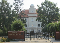 Siedziba Liceum Ogólnokształcącego im. Mikołaja Kopernika w Ostrowi Mazowieckiej