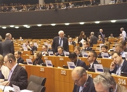 Obrady podczas 116 posiedzenia plenarnego Europejskiego Komitetu Regionów –  w środku  marszałek Adam Struzik