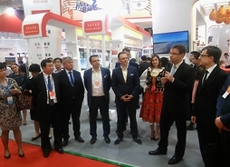 Charge d'Affaires Ambasady RP w Pekinie wita polską delegację na międzynarodowej wystawie w Tangshan