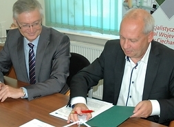 Umowę podpisuje dyrektor szpitala w Ciechanowie