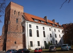 Budynek LO im. Marszałka St. Małachowskiego w Płocku, którego absolwentką jest Julia Brzózka