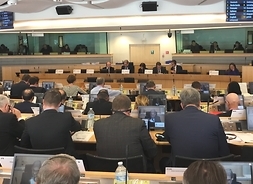 Sala obrad podczas 11 posiedzenia komisji COTER w Europejskim Komitecie Regionów w Brukseli