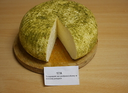 Wyróżniony w konkursie trzepowski ser podpuszczkowy w ziołowej posypce