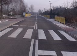 Droga w Baczkach, nowe oznakowanie poziome i barierki ochronne