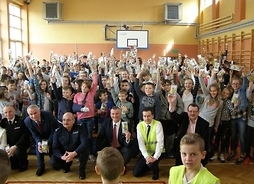Uczestnicy kampanii „Jesteś widoczny, jesteś bezpieczny” w Białobrzegach
