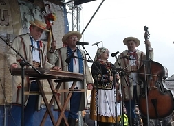 Zespół folklorystyczny występujący w Skaryszewie