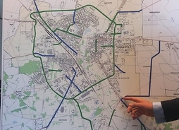 mapa z oznaczoną trasą dla rowerów