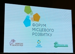na planszy nazwa II Forum Rozwoju Lokalnego w języku ukraińskim