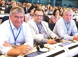 Marszałek Adam Struzik z innymi gospodarzami polskich regionów na posiedzeniu Forum Kohezyjnego w Brukseli