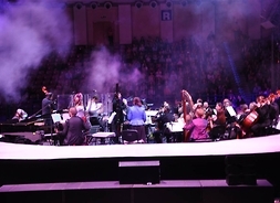 orkiestra w trakcie występu