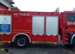 Na zdjęciu znajduje się nowy ciężki samochód pożarniczy będący na wyposażeniu OSP Pruszyn