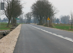 zmodernizowana droga w powiecie łosickim, w miejsowości Huszlew