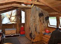 drewniane, tradycjne wnętrze statku