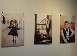 Trzy fotogramy, z wystawy