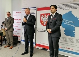 Wicemarszałek Rafał Rajkowski w trakcie przemówienia