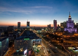 Ilustracja, Warszawa nocą, widok na centrum miasta