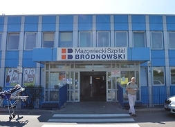 Wejście główne do szpitala Bródnowskiego w Warszawie