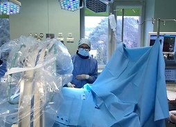 Pacjent zasłonięty podczas operacji
