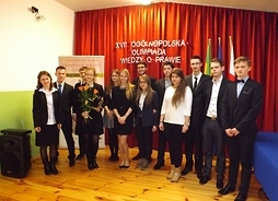 Czterdziestu dwóch uczniów szkół licealnych wyłonionych spośród 16 okręgów wzięło udział w finale XVII Ogólnopolskiej Olimpiady Wiedzy o Prawie