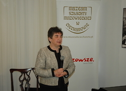 Barbara Bielasta wprowadza uczestników spotkania w kulisy powstania publikacji